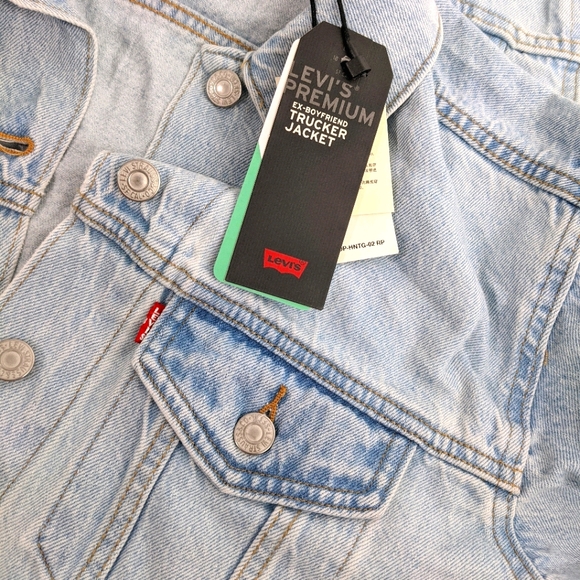 NEW Levi's Ex-Boyfriend Light Wash Jean Jacket - Picture 7 of 7